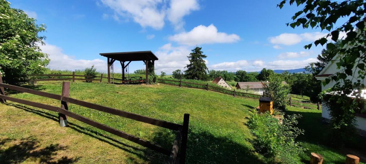Cottage Bara Bozanov Bagian luar foto