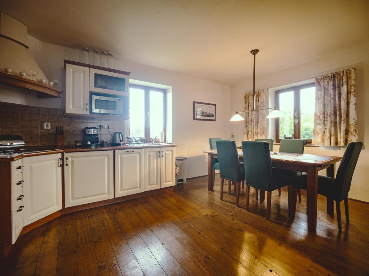 Cottage Bara Bozanov Bagian luar foto