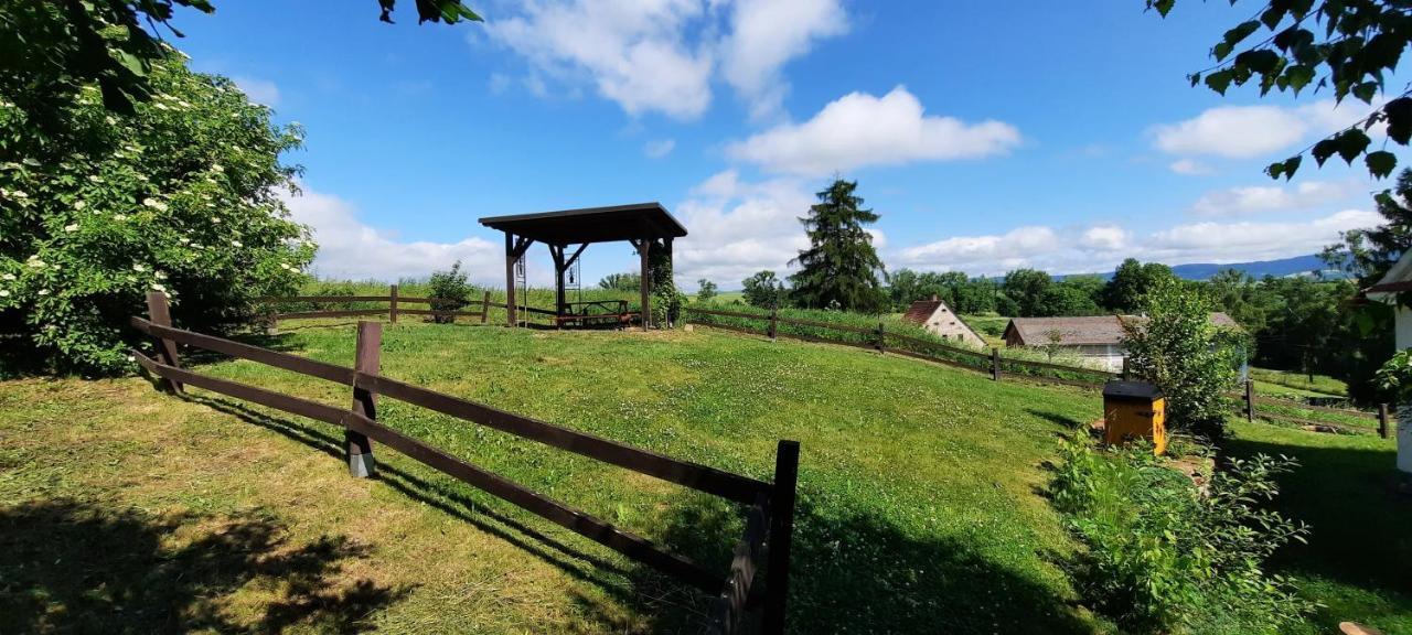 Cottage Bara Bozanov Bagian luar foto